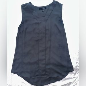 BANANA REPUBLiC // GREY SLEEVELESS BLOUSE, V-NECK